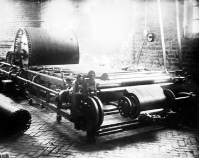 Motor de los primeros tiempos de la Fábrica.