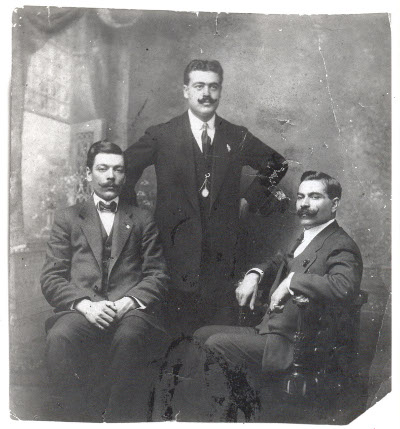 Francesco, Vicenzo y Giovanni Di Doménico. Fundación Patrimonio Fílmico Colombiano.